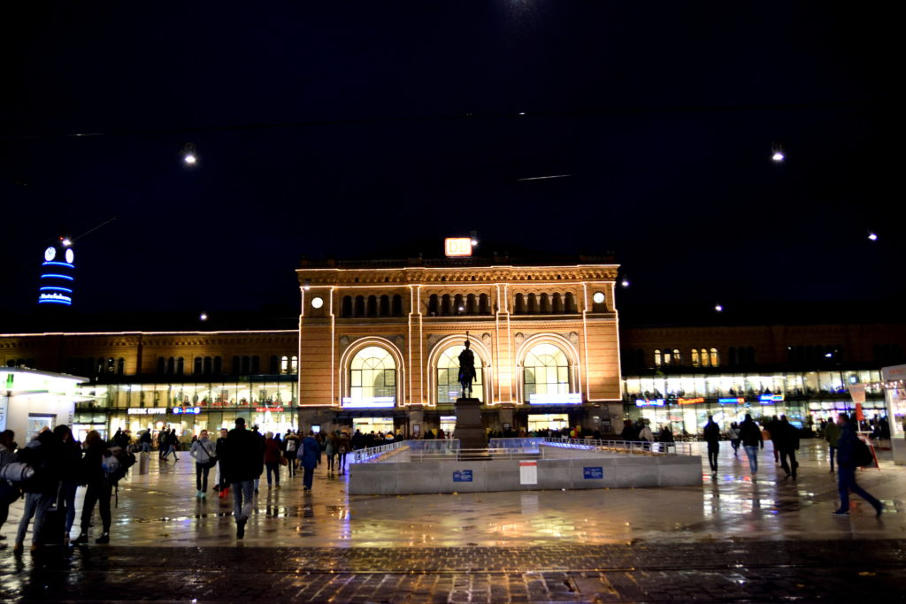 夜のハノーファー中央駅