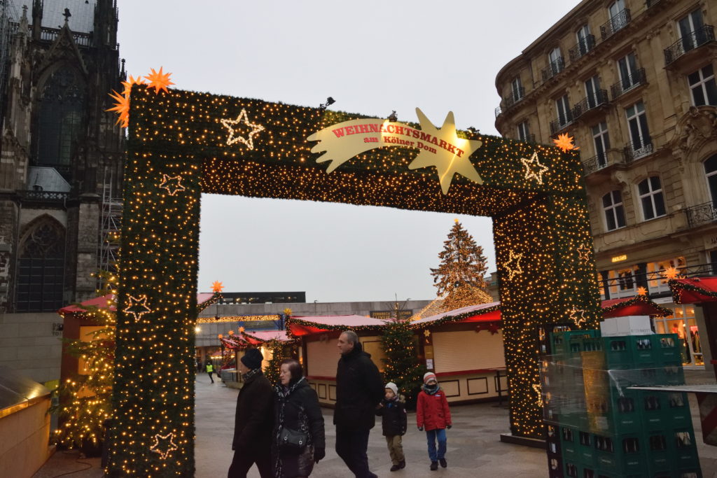 ケルンのクリスマスマーケットの入口