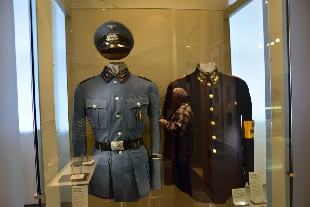 ドイツの過去の鉄道員の制服
