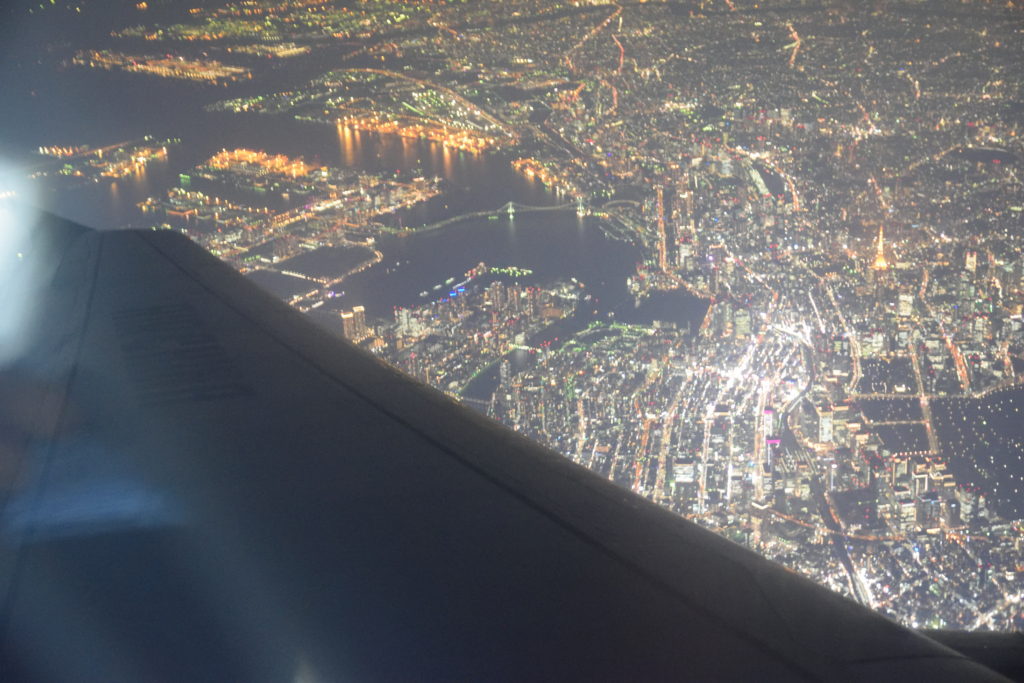 機窓に見えた東京タワーとレインボーブリッジ