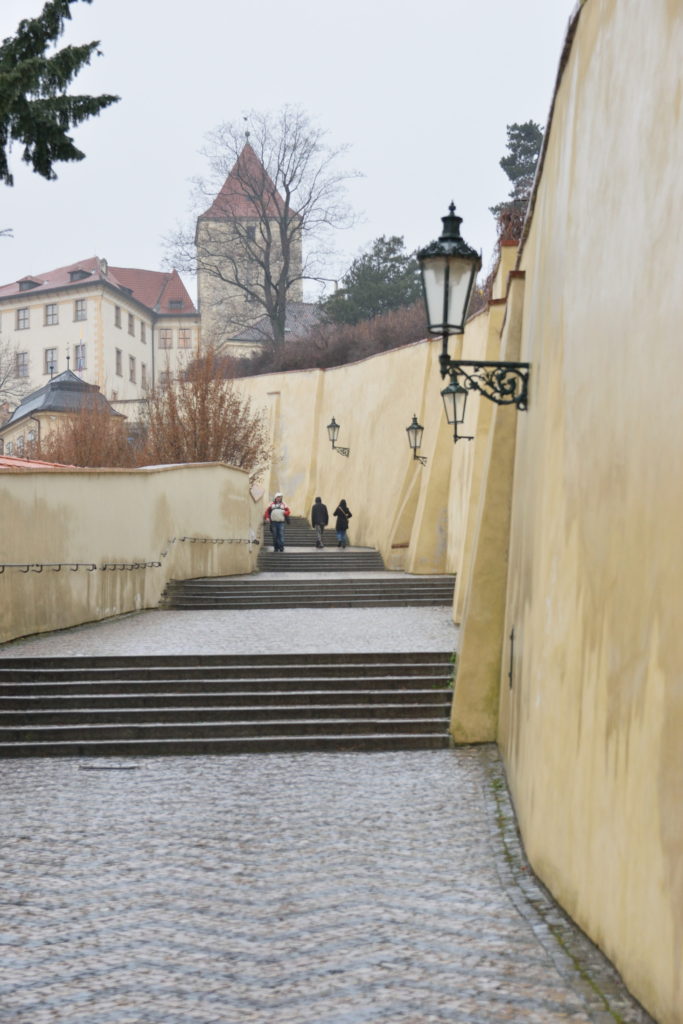 プラハ城への階段