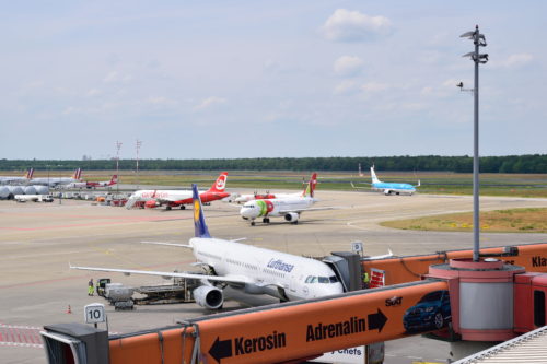 ベルリンテーゲル空港に駐機するルフトハンザ機