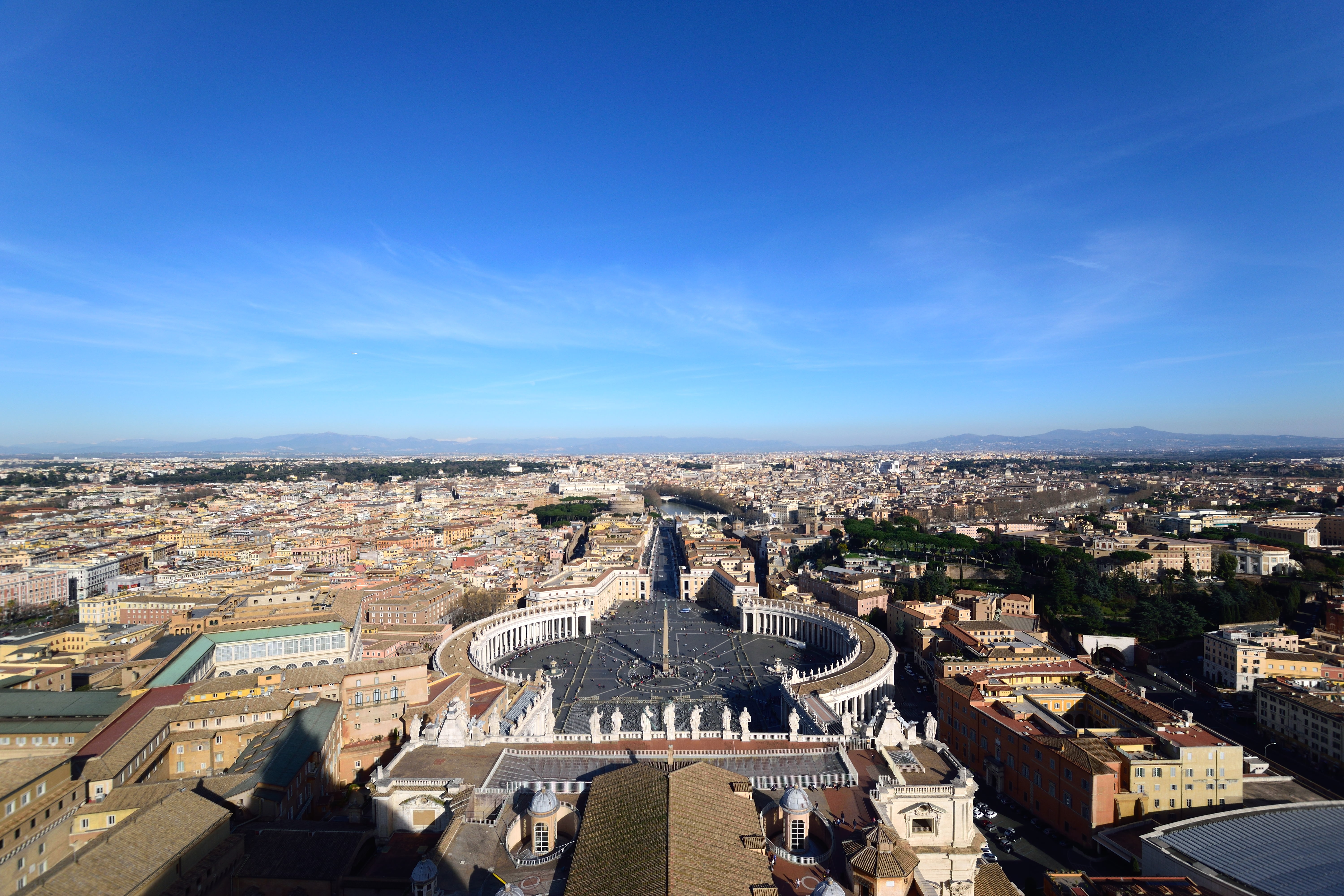 ローマから足を伸ばしてバチカン市国へ。世界最大級の大聖堂を探訪！(南欧周遊旅行記Day3/18)