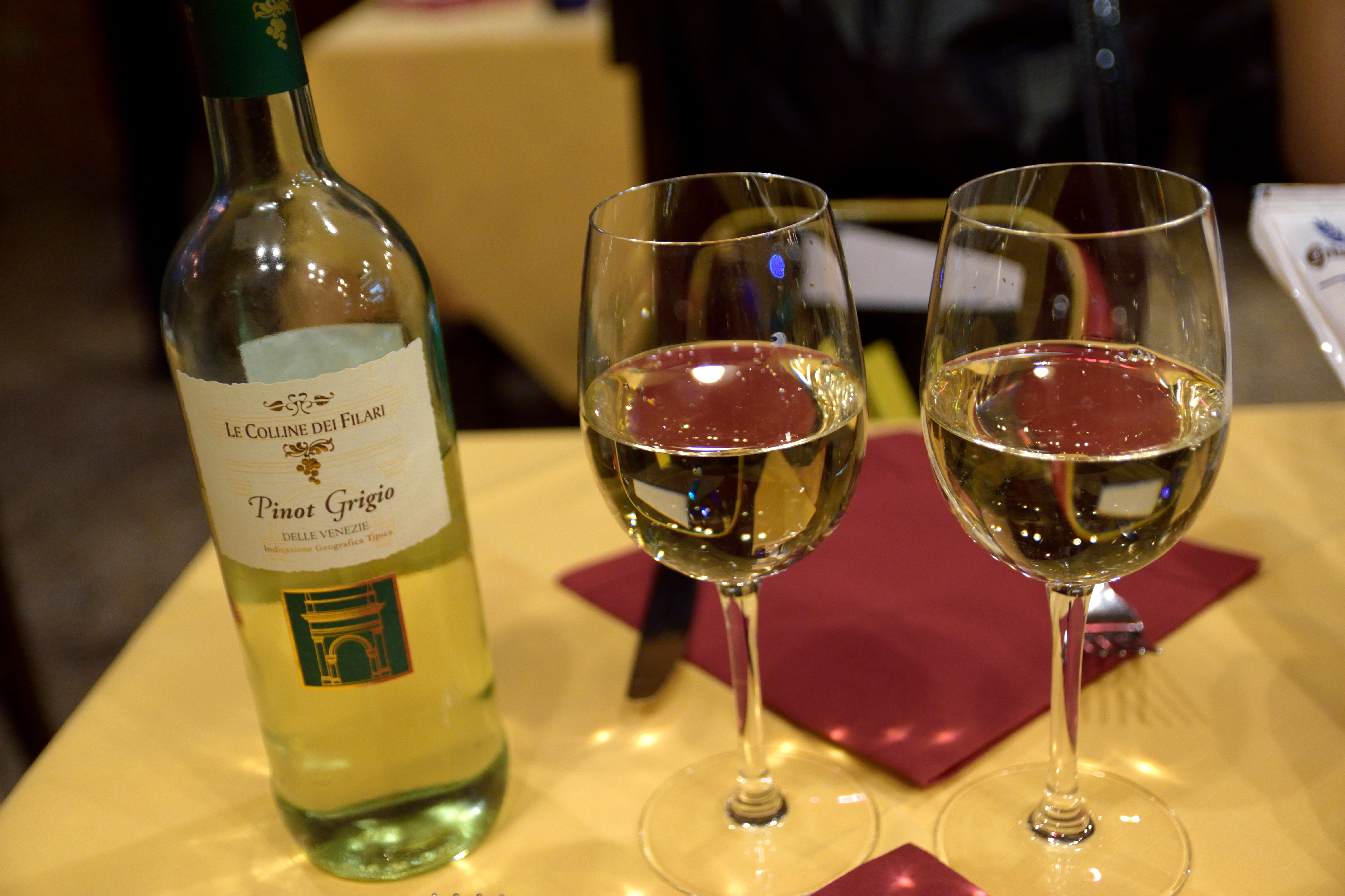 ベネチア産の白ワイン