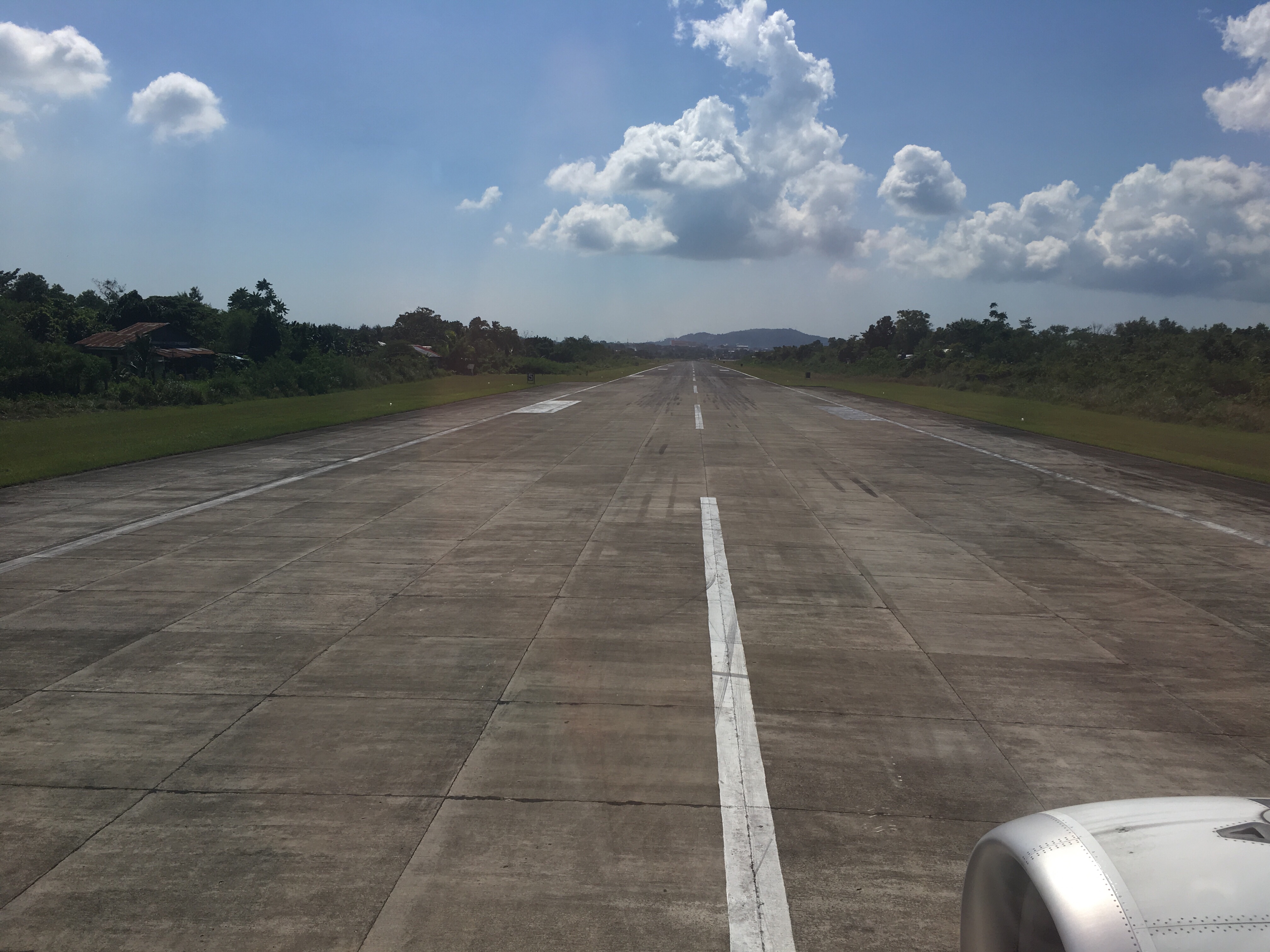 タグビララン空港の滑走路